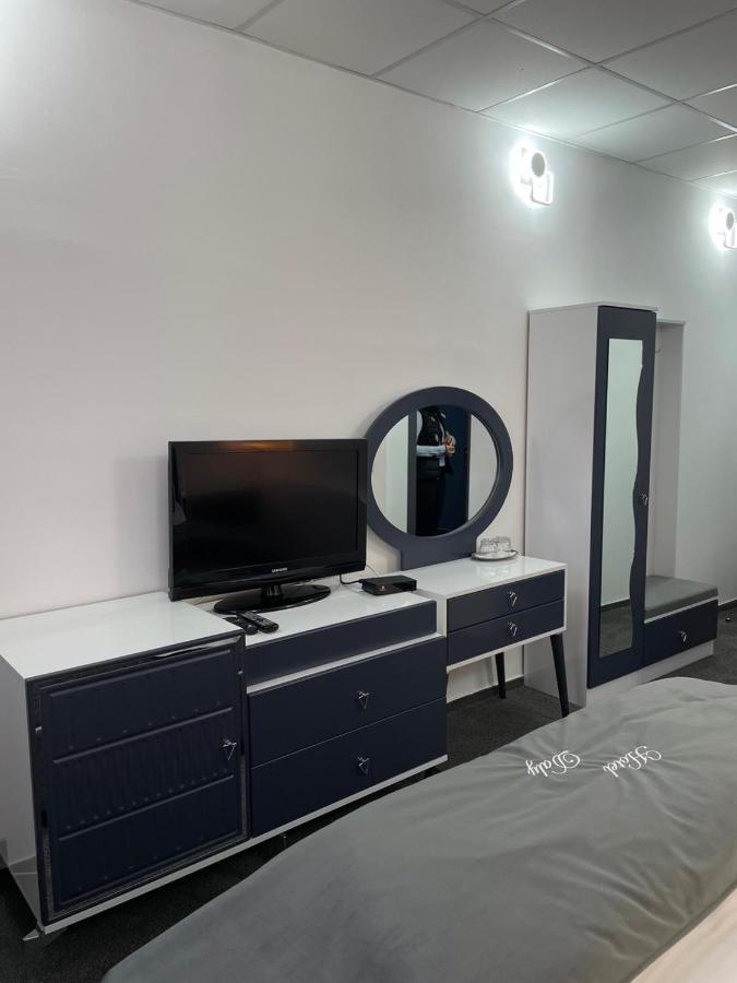 Hotel Daly Ploieşti Kültér fotó