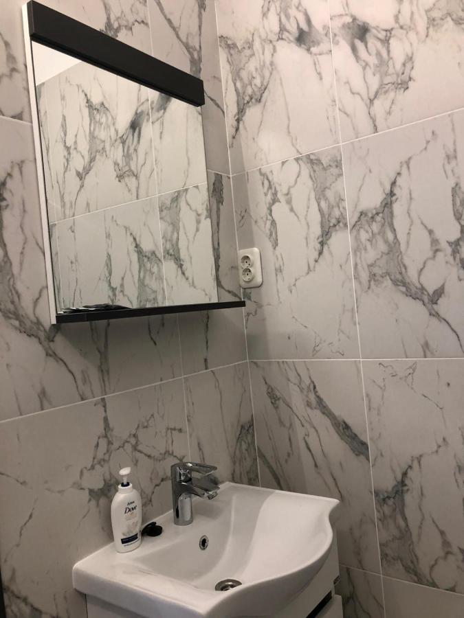 Hotel Daly Ploieşti Kültér fotó
