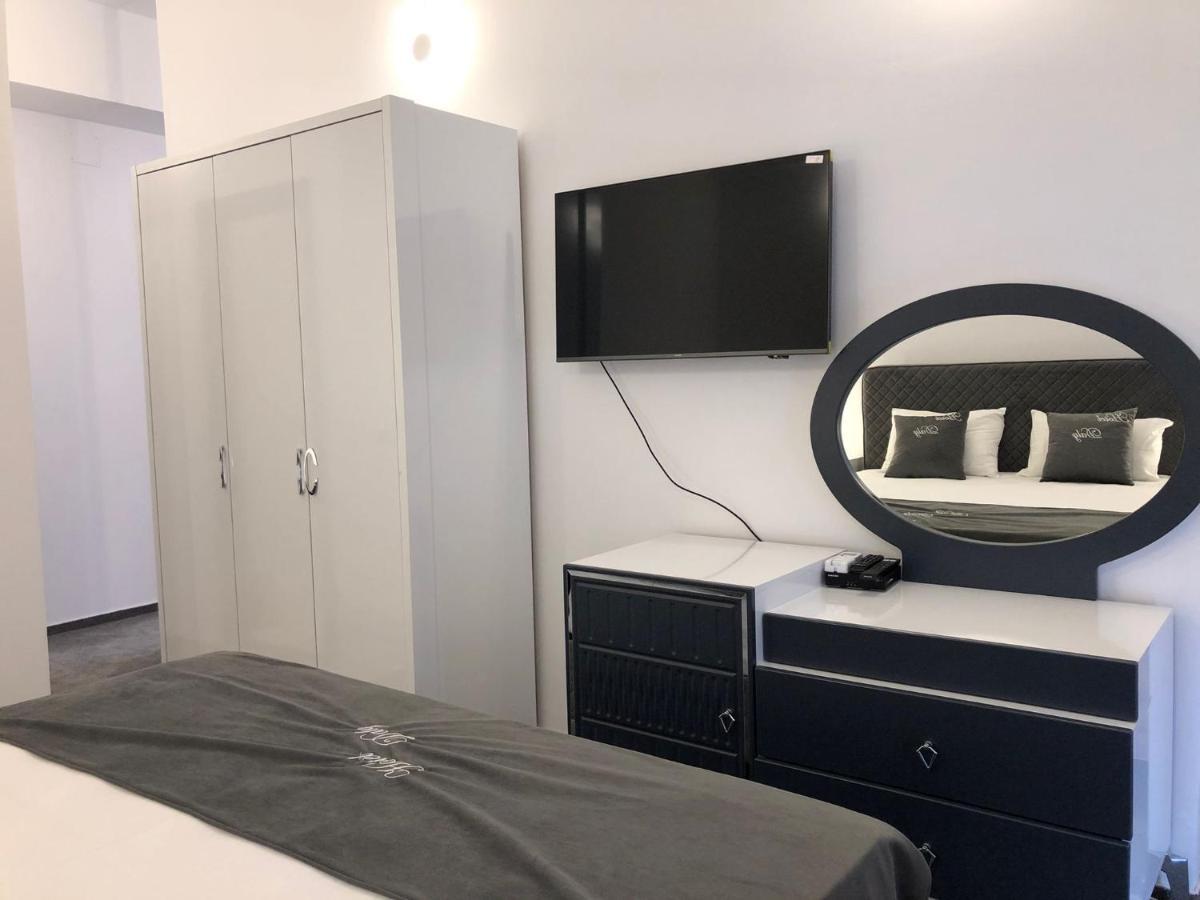 Hotel Daly Ploieşti Kültér fotó