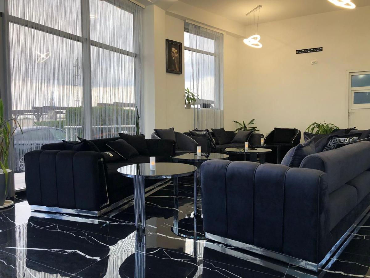 Hotel Daly Ploieşti Kültér fotó