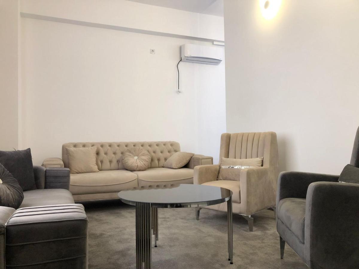 Hotel Daly Ploieşti Kültér fotó