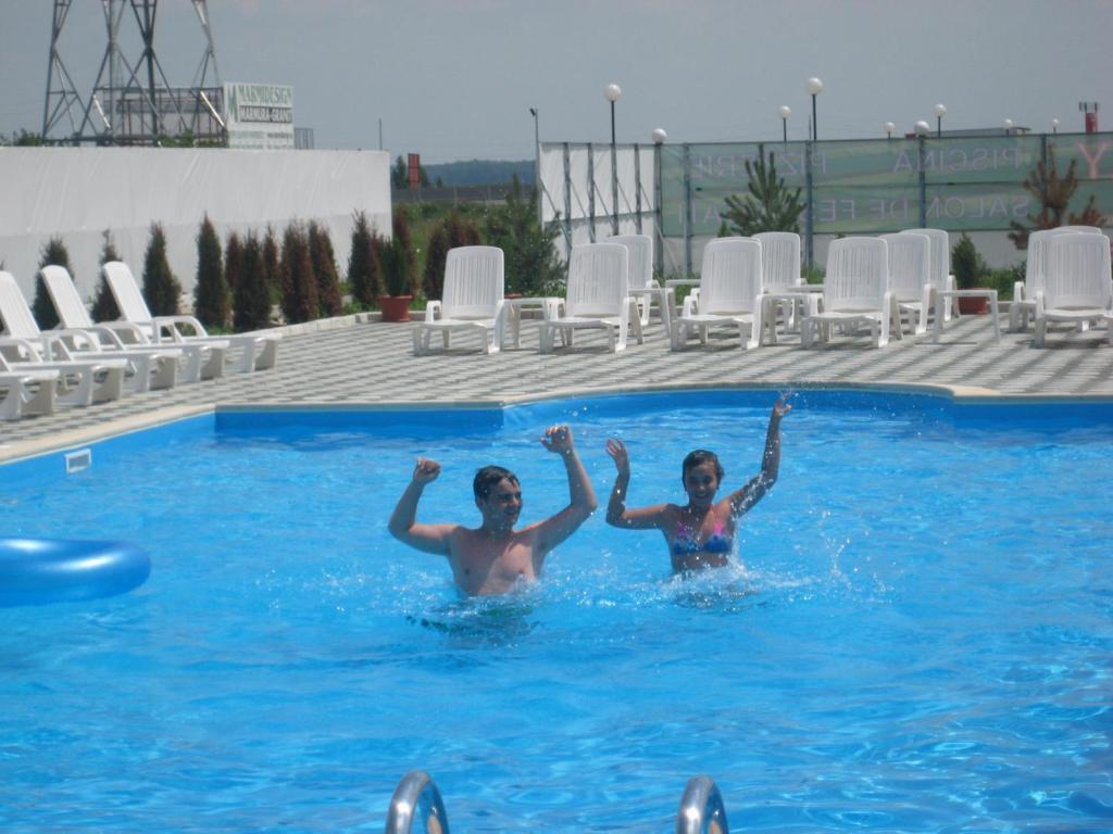 Hotel Daly Ploieşti Kültér fotó